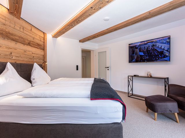 Klamm Lodge